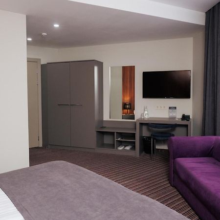 Boutique Hotel Central 罗夫诺 外观 照片